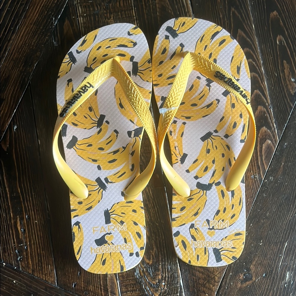 Farm Rio x Havaianas Yellow Banana Pattern Flip Flops